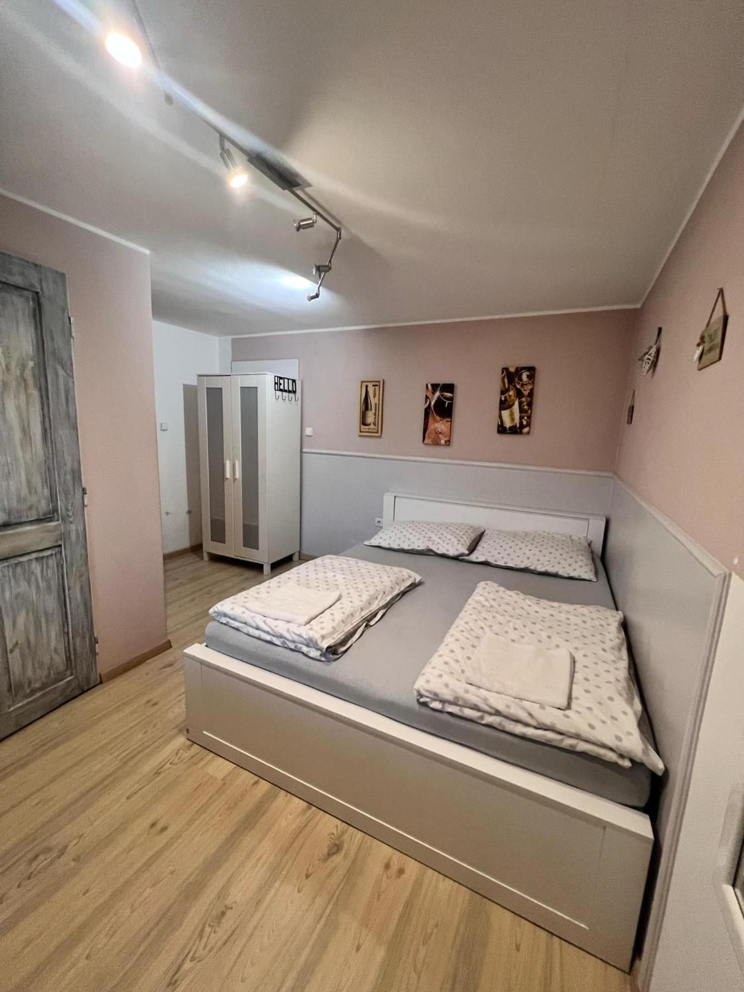 Ubytovani Na Hrazi 91 Znojmo Bagian luar foto